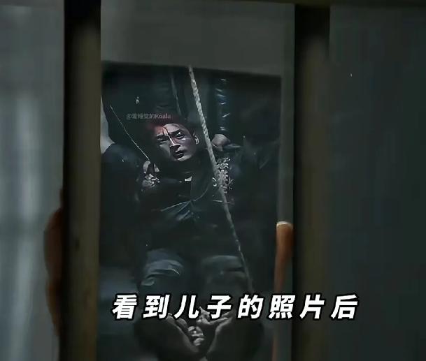 《以法之名》我就纳了闷了，程子健拿着万海儿子的照片去监狱，以照片上万潮被打威