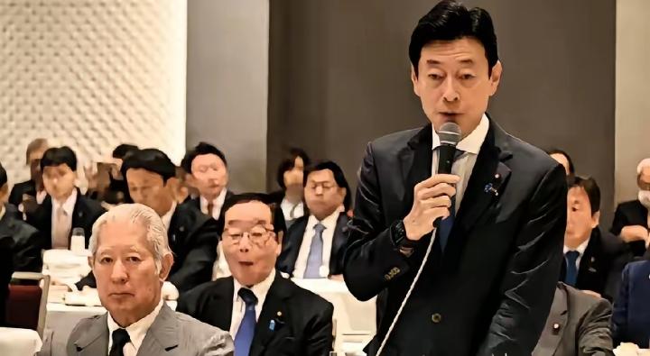 终于，日本成功访华经过不懈努力，日本终于成功访华了！根据日本方面在5月3日透