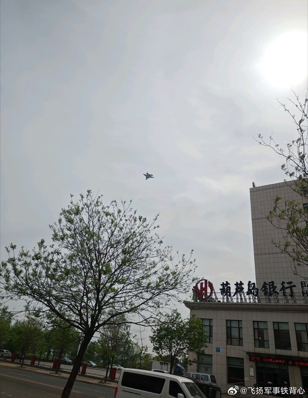 牛夫人J35来了，下有J10C的真实击杀战果，上有两款六代机在高强度试飞，J35