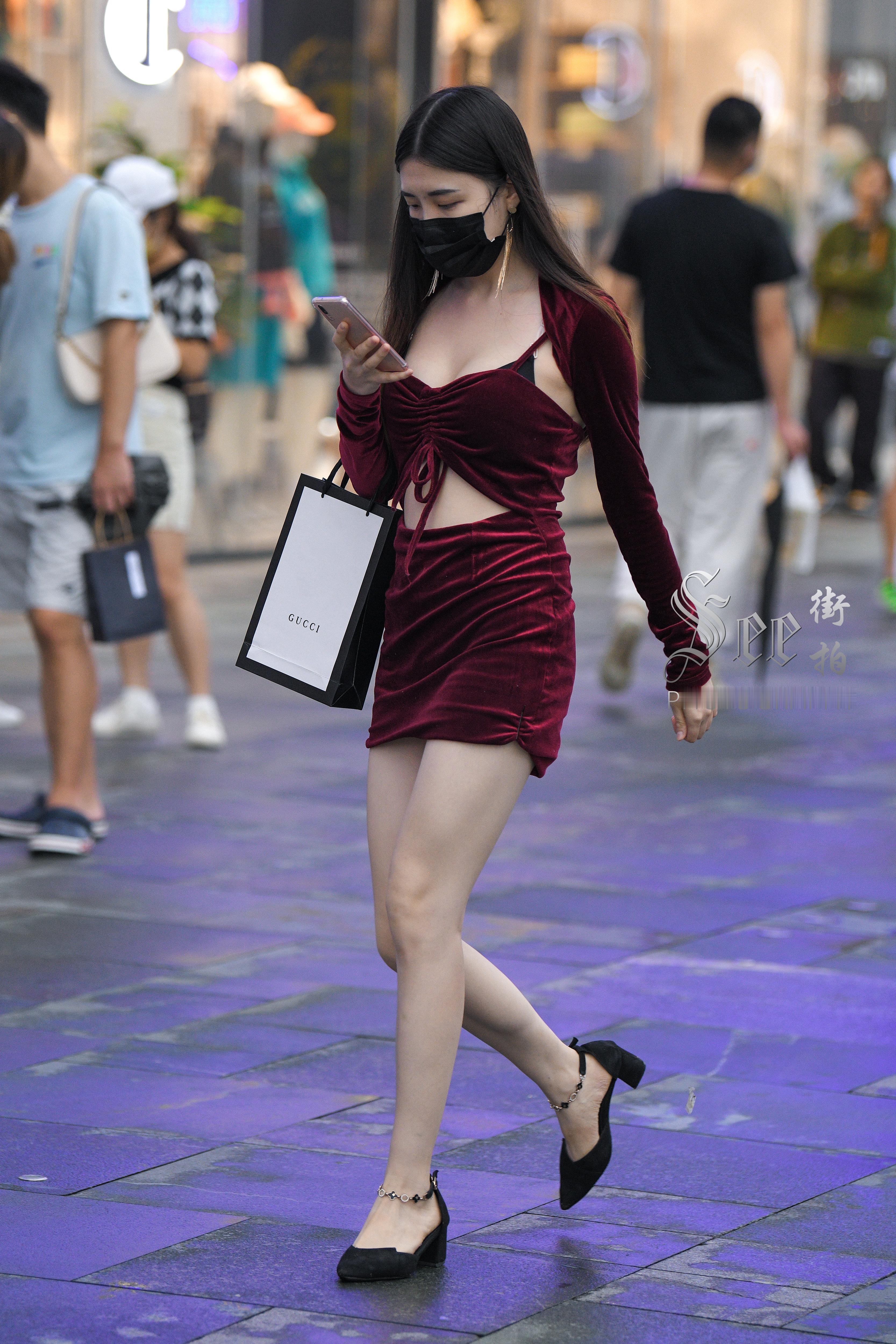 深红色知性魅力~~​​​