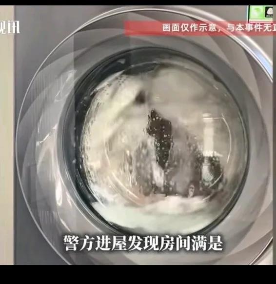 一居民年用水量竟超400吨，男子戴帽子口罩出门，租房的老人就跟儿子两个人住着，