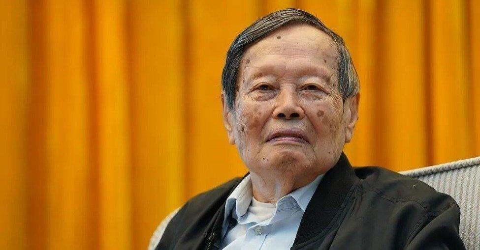 凤凰新闻【风声｜当普通人缅怀杨振宁，究竟怀念的是什么？】凤凰网原创｜我们景仰的并