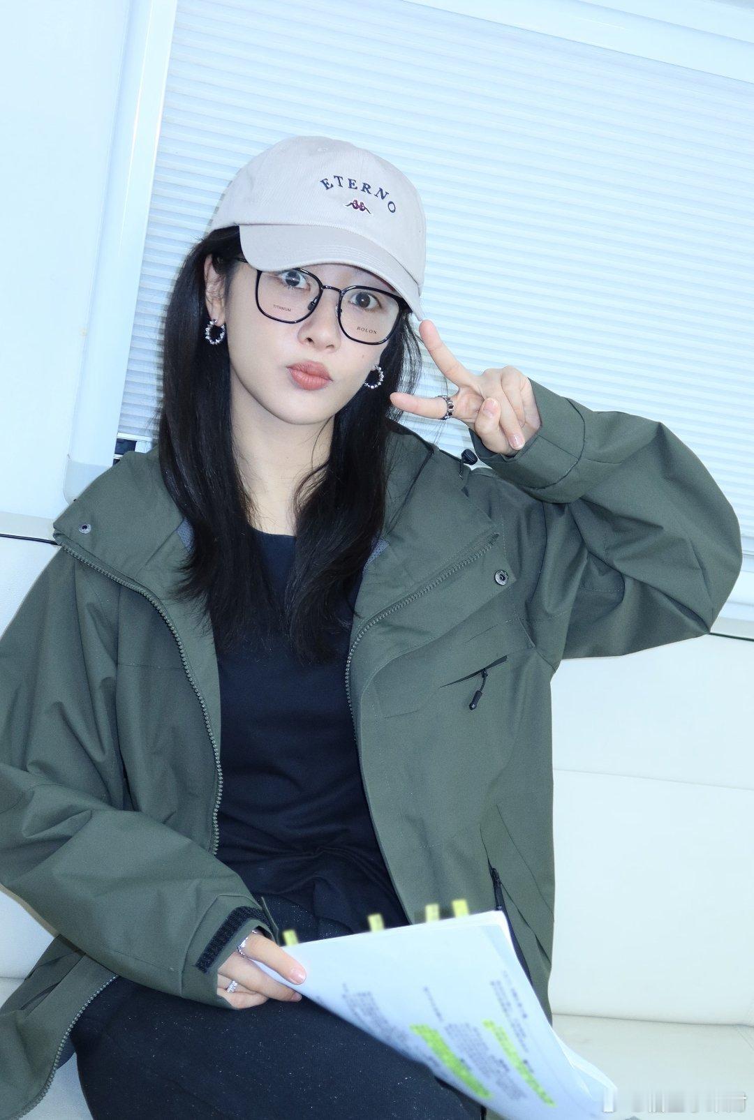 杨紫《玉兰花开君再来》开机照～