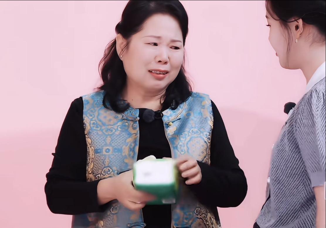 你们有没有发现，张家齐妈妈说的那句“我觉得你会不要我”不像她的心里话，她