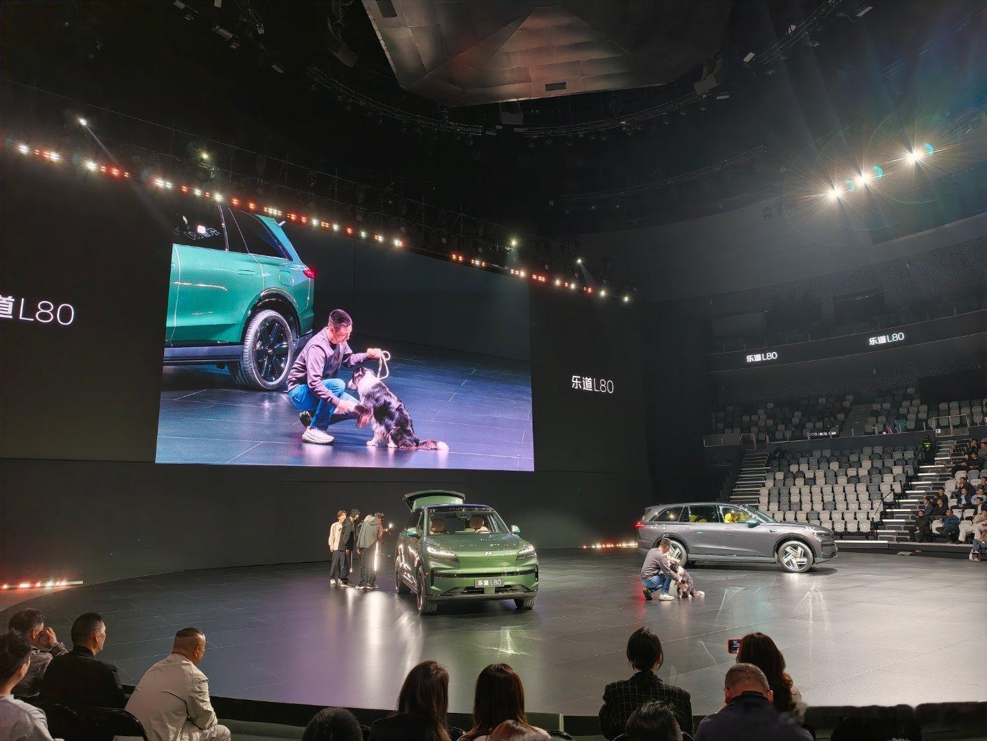 发布会上台第一狗?真棒啊，每个指令都精准执行不对，边牧是边牧，狗是狗，这是一只很