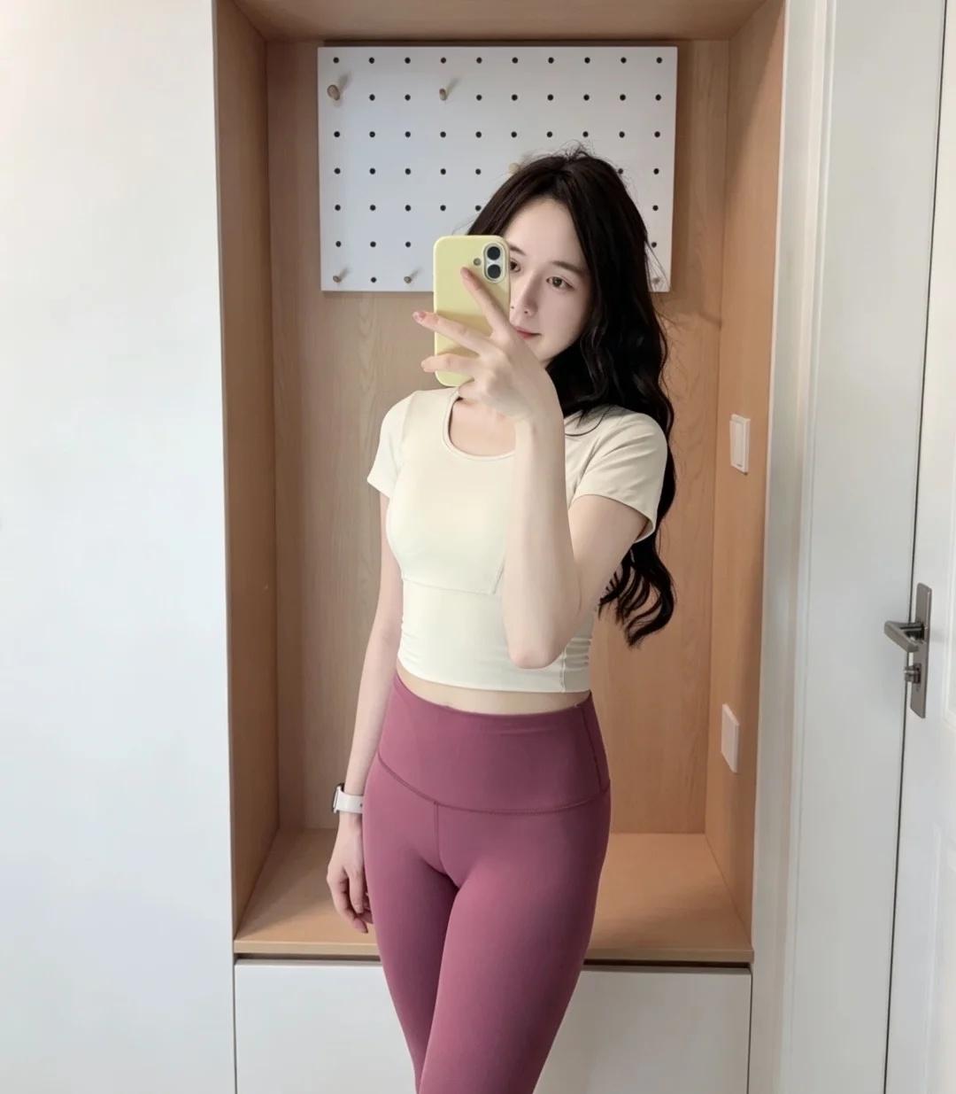 反手摸肚脐你们可以咩？时隔11年我已经做不到了[哭哭]穿搭OOTD女生