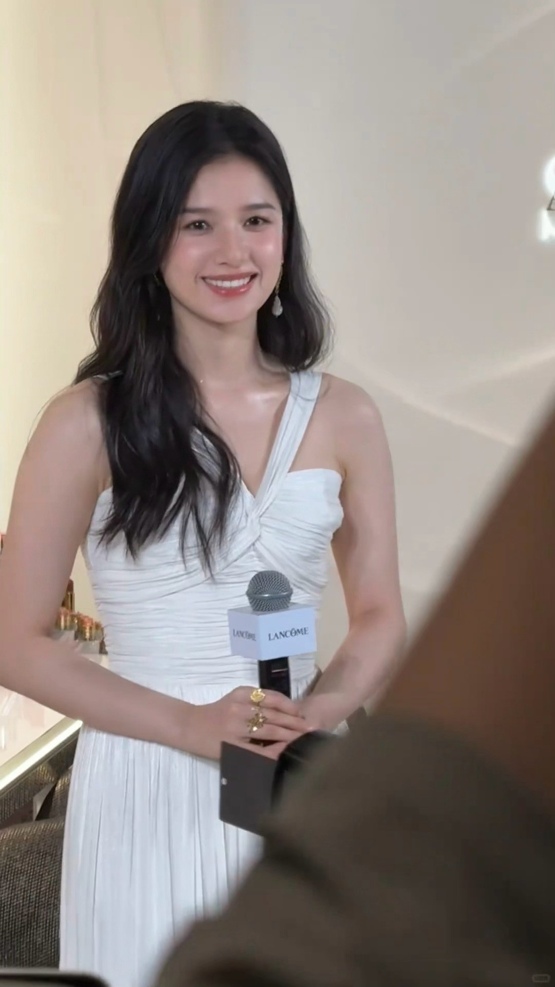 张婧仪生图也太生了张婧仪的生图比精修还好看，什么神仙颜值​​​