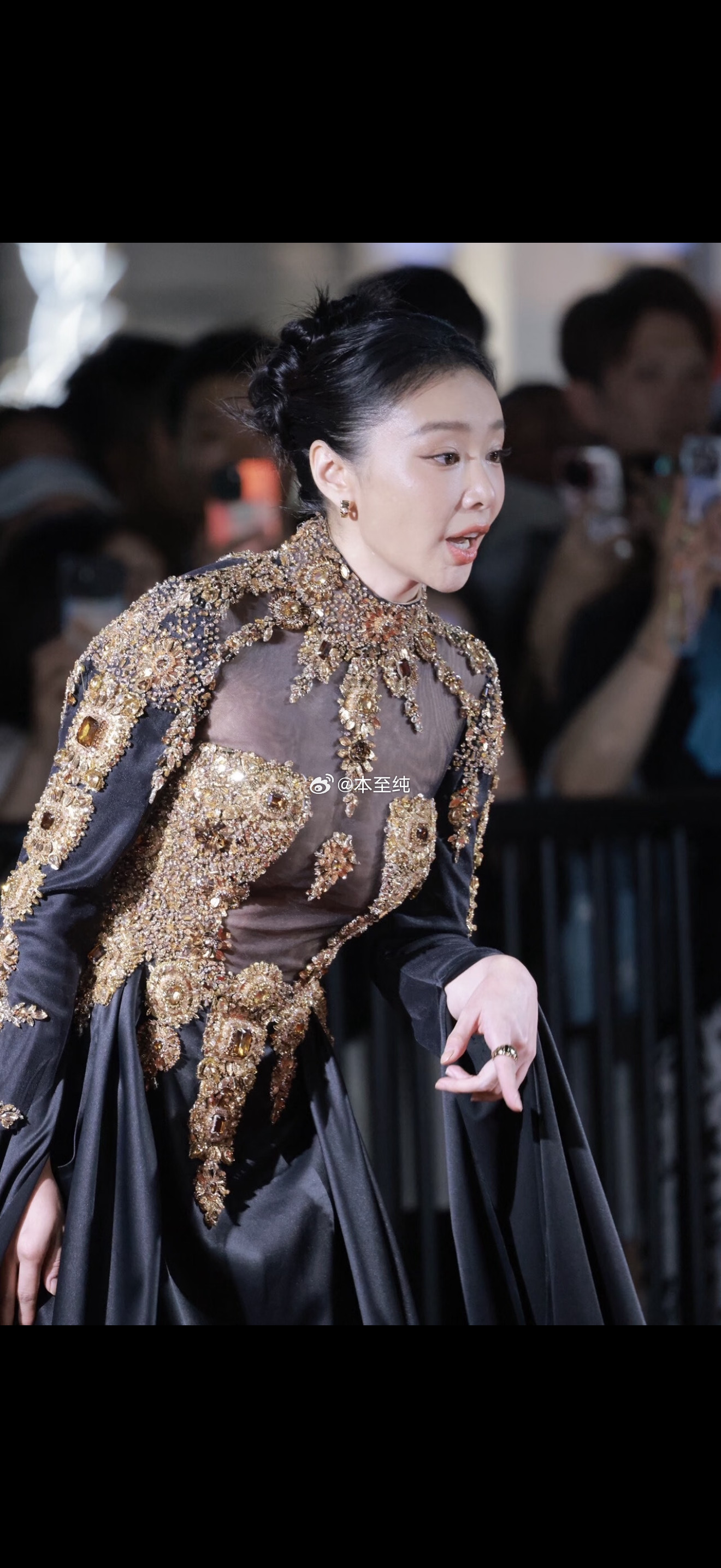 高叶这衣服看着好危险，实则一点也不安全
