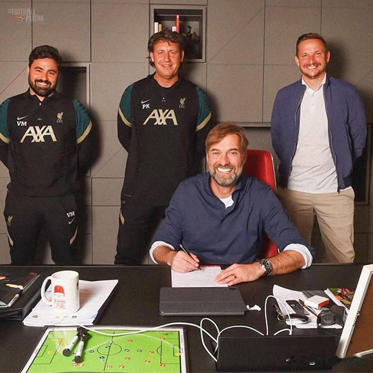 克洛普与利物浦签约时的趣事反映出渣叔是一个超级有风度的谦谦君子！克洛普在20