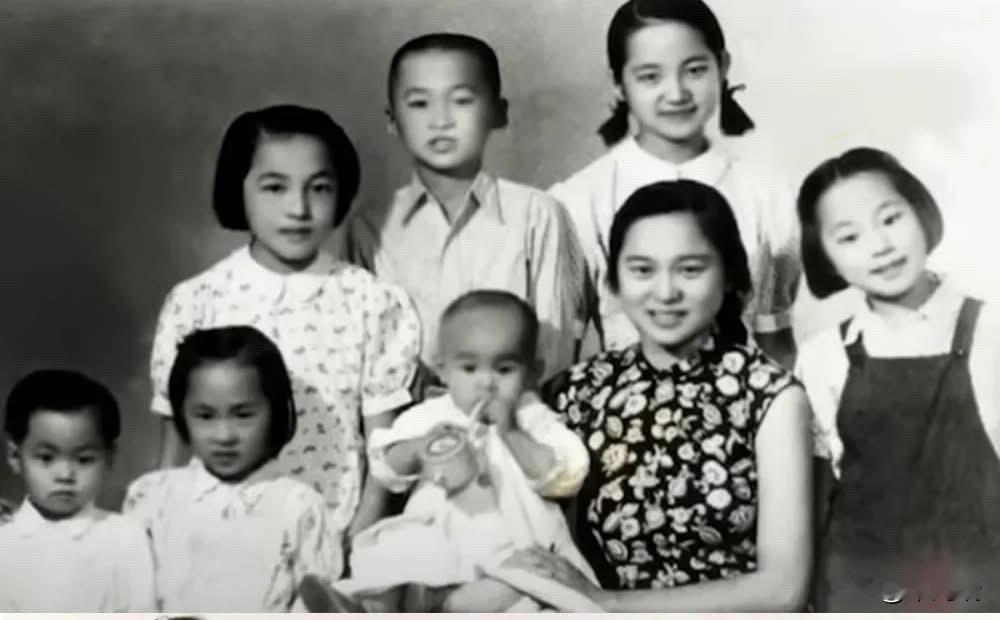 李敖说：人性是经不起考验的，我坐牢的时候，把房子转到了妈妈名下，弟弟做生意亏掉了