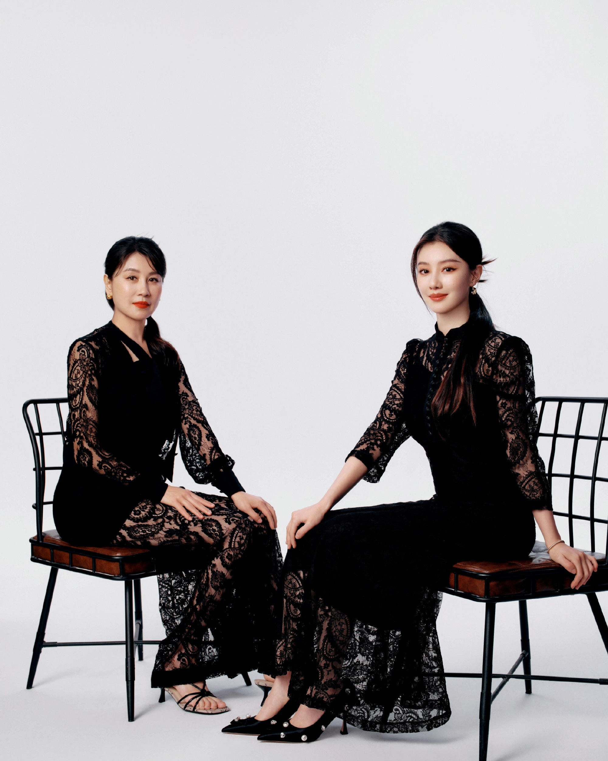 王鹤润母女合照，这是“姐妹花”吧？​​​