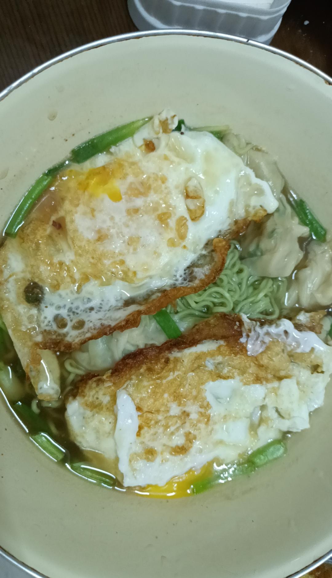 别让热水，变成酒精的帮凶。我的同事昨天生日，喝了半斤白酒。人看着挺清醒，回家