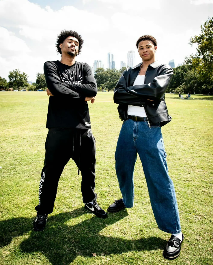 卡布谈到和迪伦·哈珀同时在场打球我太喜欢和迪伦一起打球了。从高中参加训练营开始