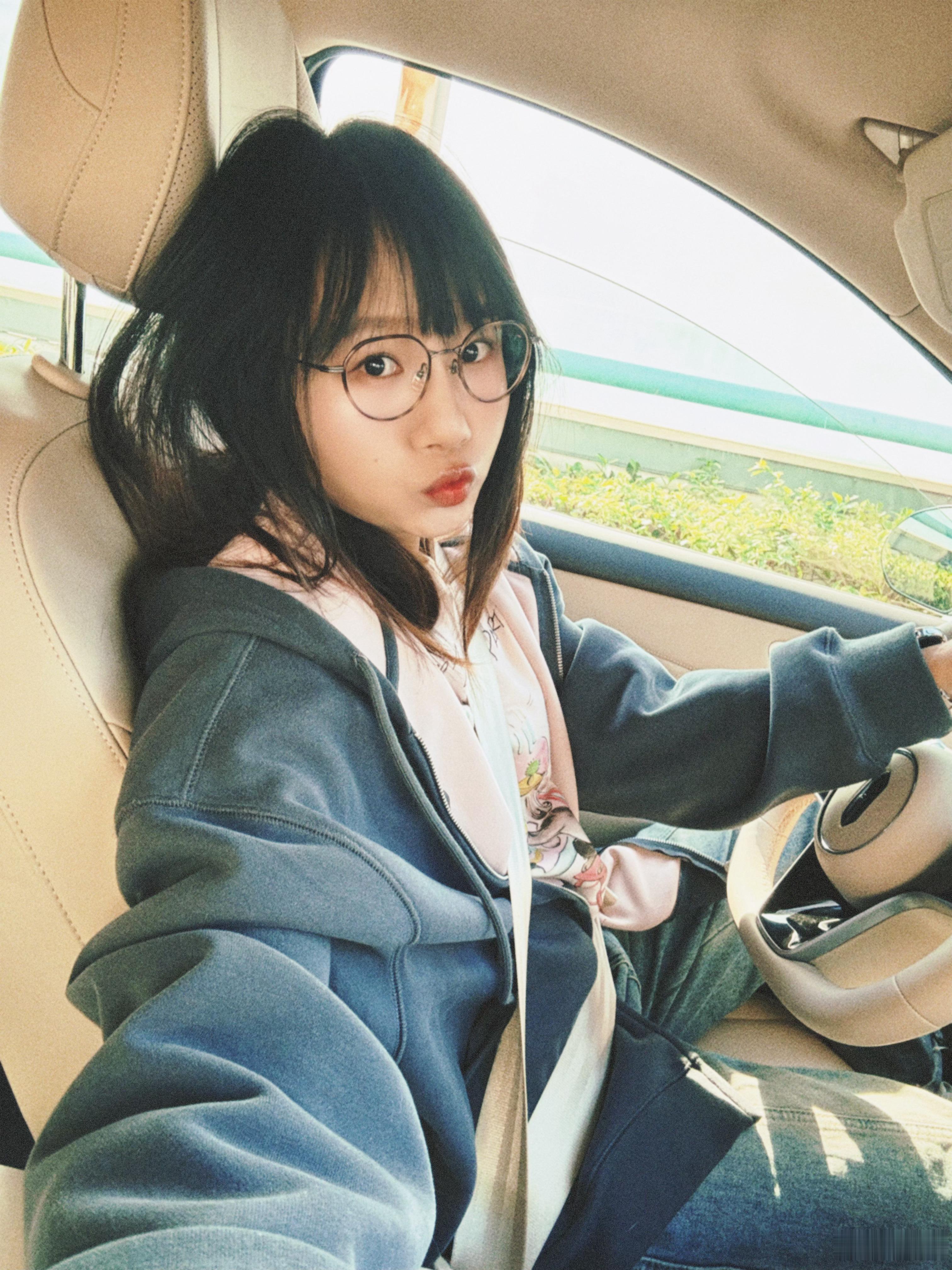 今天用离车泊入，刚下车旁边大哥就问我，不停车吗？我说它在停啊，非常惊讶的看着我的