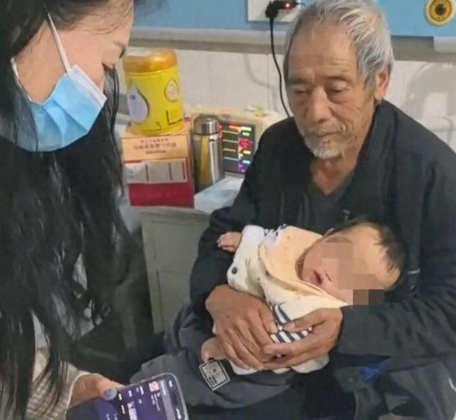 “令人揪心！”儿子车祸去世，儿媳也跑了，只留下74岁老人和他1岁多的孙子如今住院