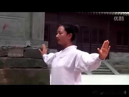 扭转健康危机的重要手段——八段锦是古传健身法宝练透八段锦：以形载气，以息搭