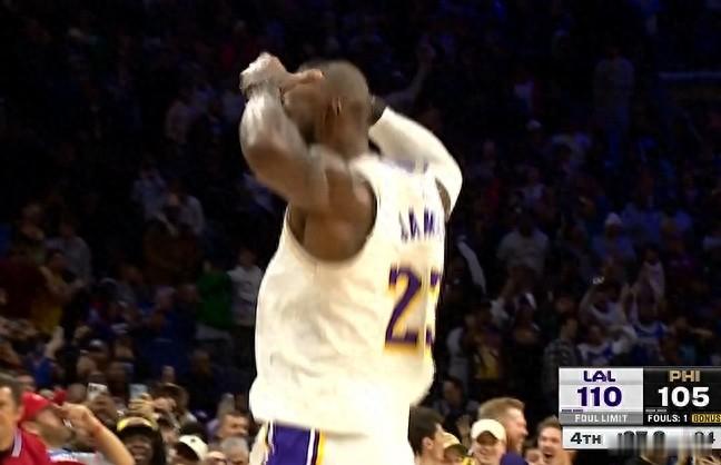 詹姆斯戴王冠NBA常规赛，湖人客场112-108击败76人。赛后艾顿接受了采访