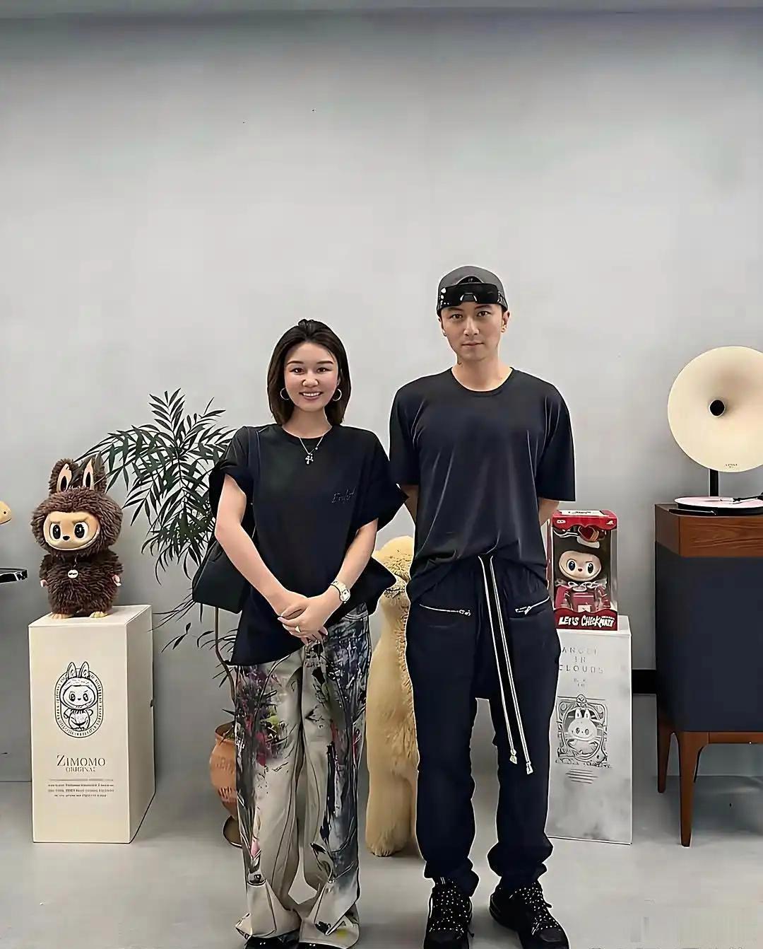 这美女﻿够她吹一⁠辈子‏了。