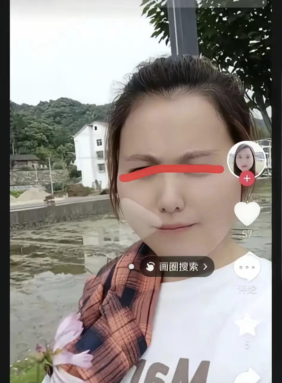 安徽安庆岳西县柳某某，35岁，这面相一看就是狠人。她跟小佩佩家同一栋楼，也就是楼