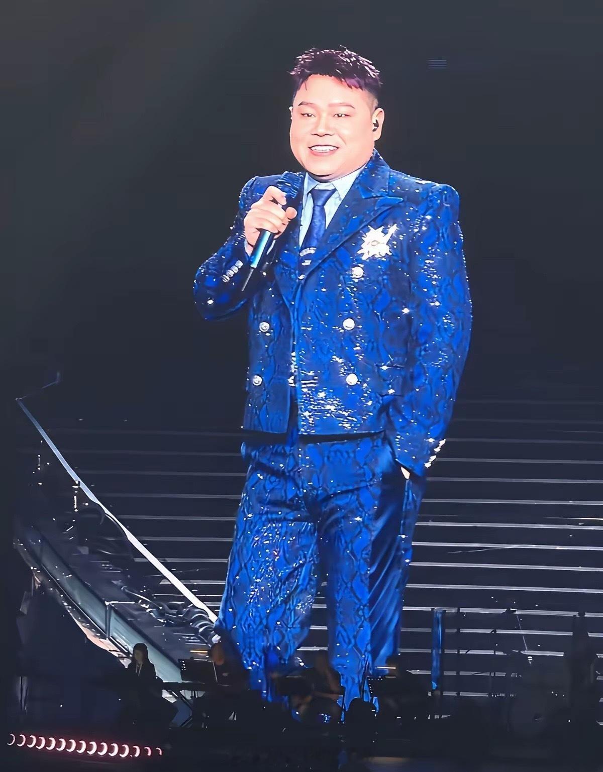 欧豪看到岳云鹏都不敢再吃了