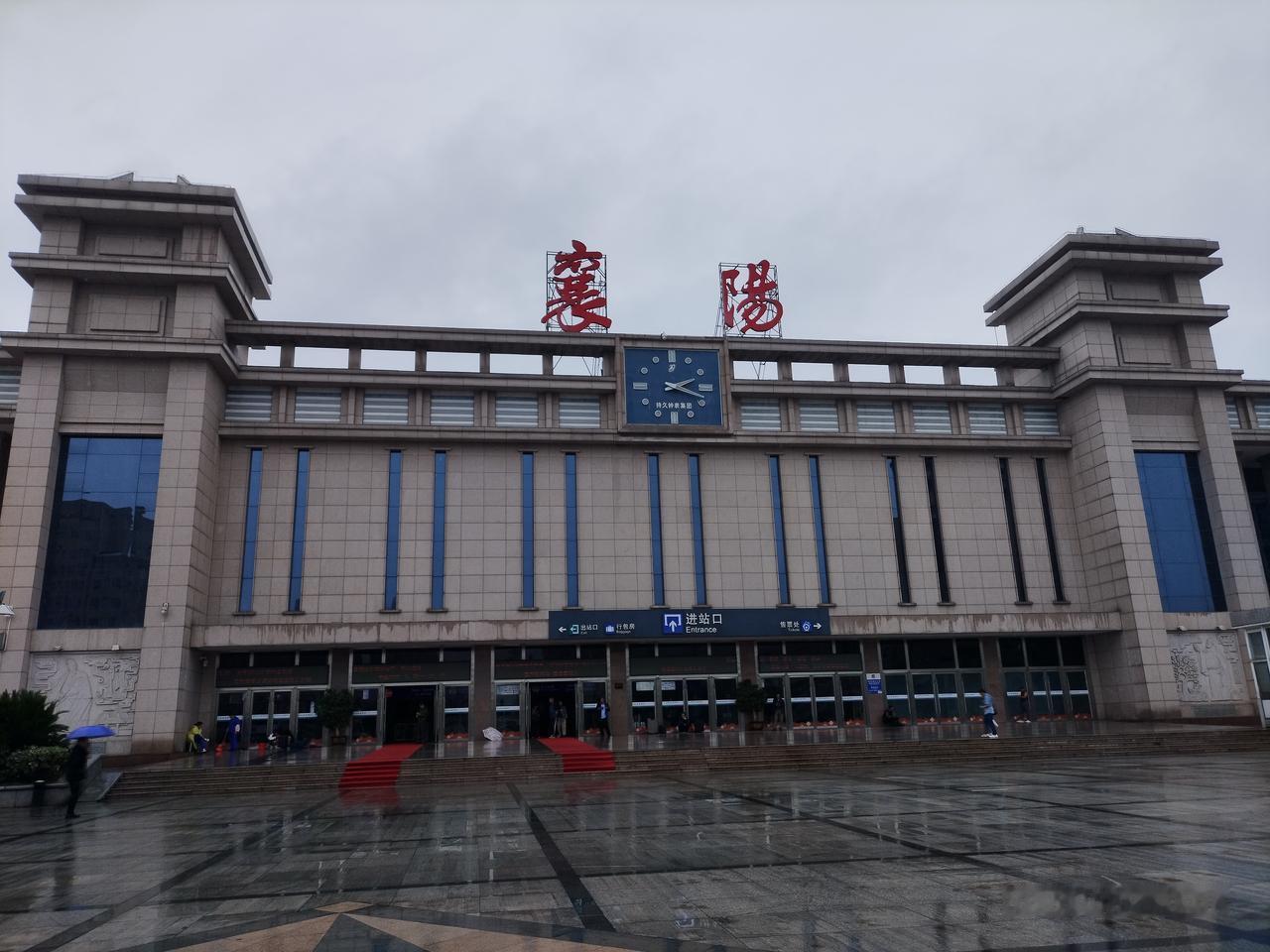 我第一次去襄阳，我知道这些事情:1、襄阳牛肉面每个人都爱吃，味道:香、辣、爽。
