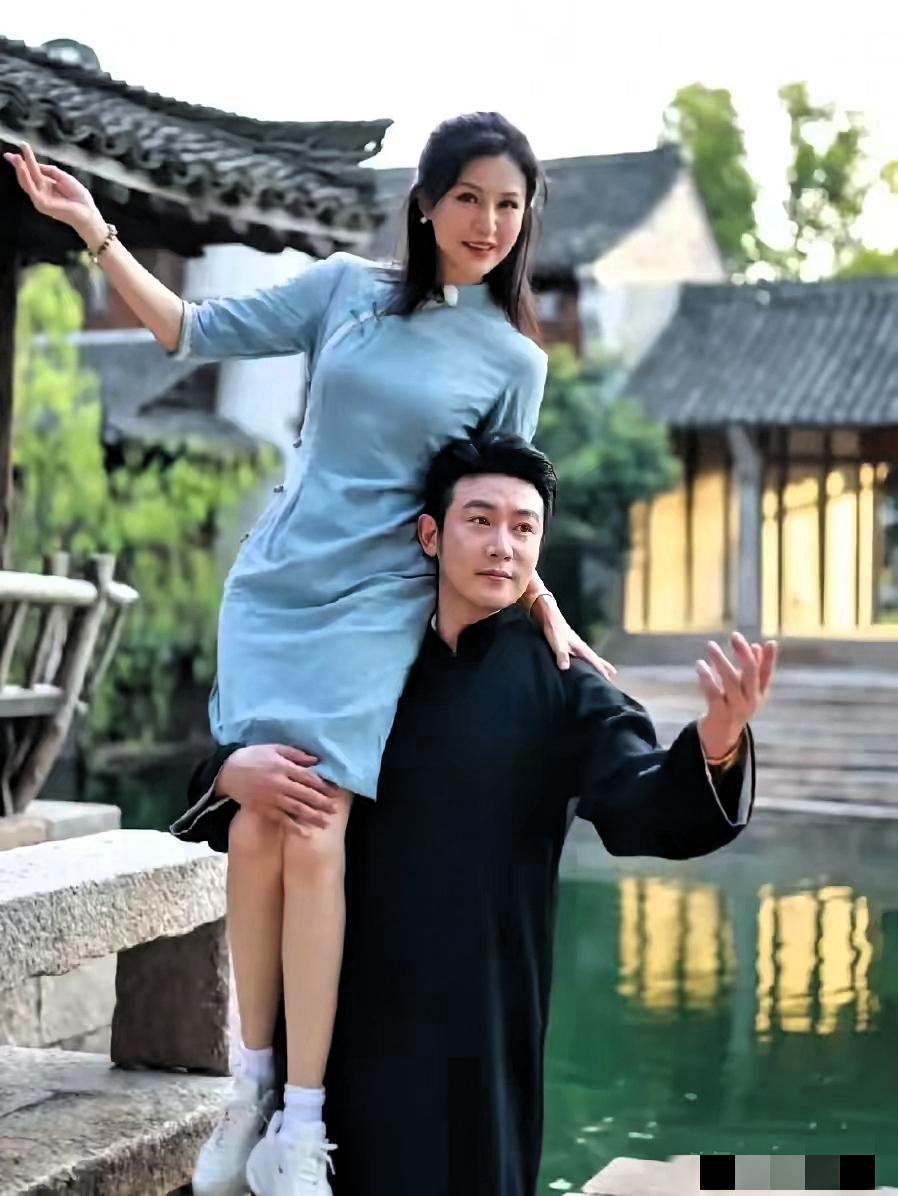 陆毅这辈子都不会跟鲍蕾离婚，不是因为财产挂钩太多，也不是有两个女儿，万万没想到陆