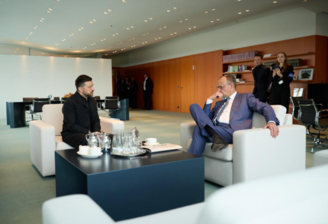 乌克兰逃亡到欧洲的难民惨了！谁也没想到，泽连斯基的德国之行，给滞留在欧洲的乌