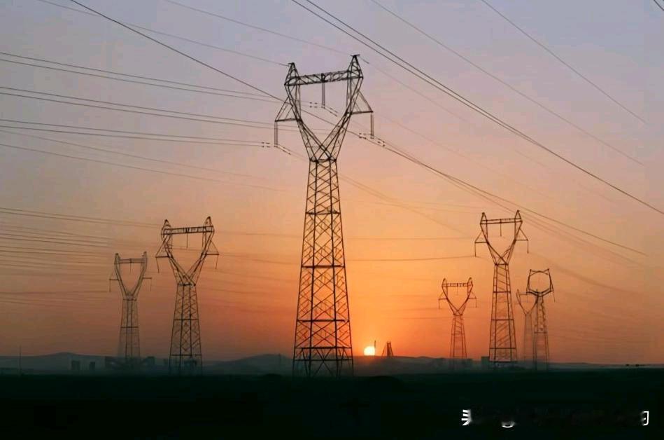 中国把电费打成“白菜价”，顺手锁死了美国AI的命门？看到咱们发电量的数据，真