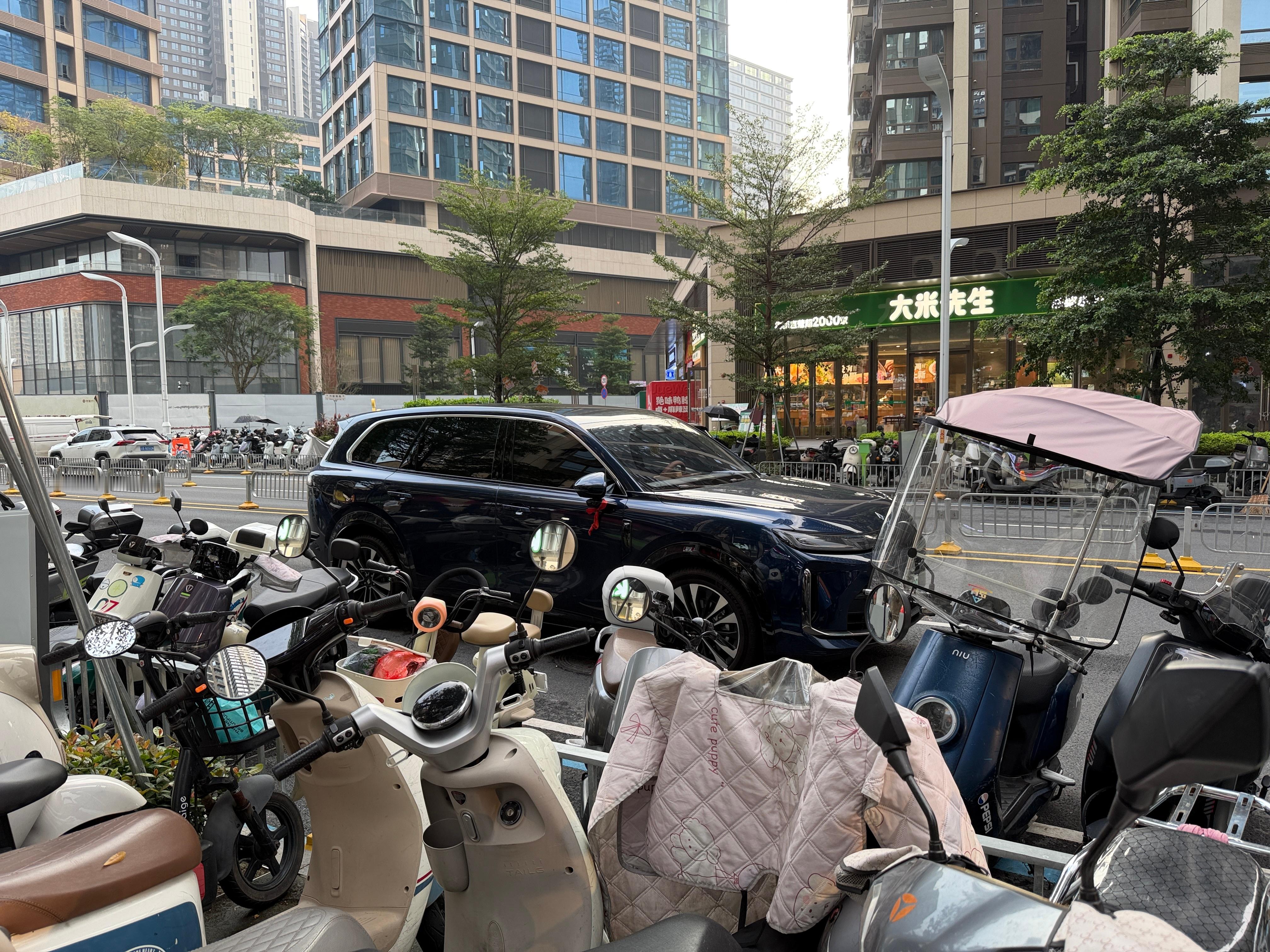又多一位邻居成为尊敬的华境S车主了[滑稽笑]新能源汽车​​​