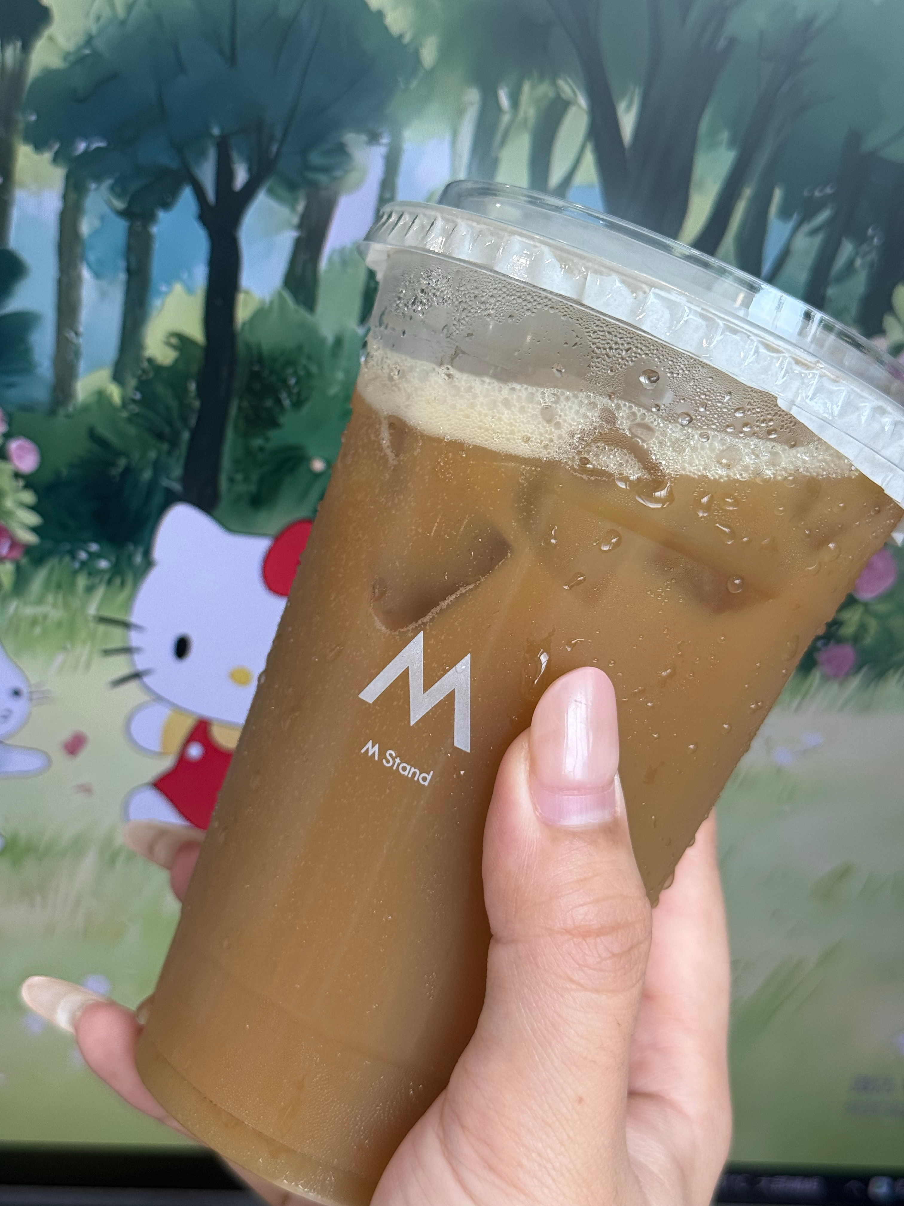 这个外卖已经被我摇成一杯中药的青芒亲苹果依旧很好喝啊啊啊啊