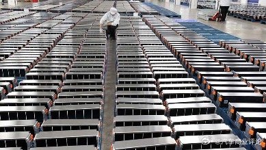 中国固态电池领先优势加速扩大，多家项目从试产迈向GWh级量产11月24日，《中国