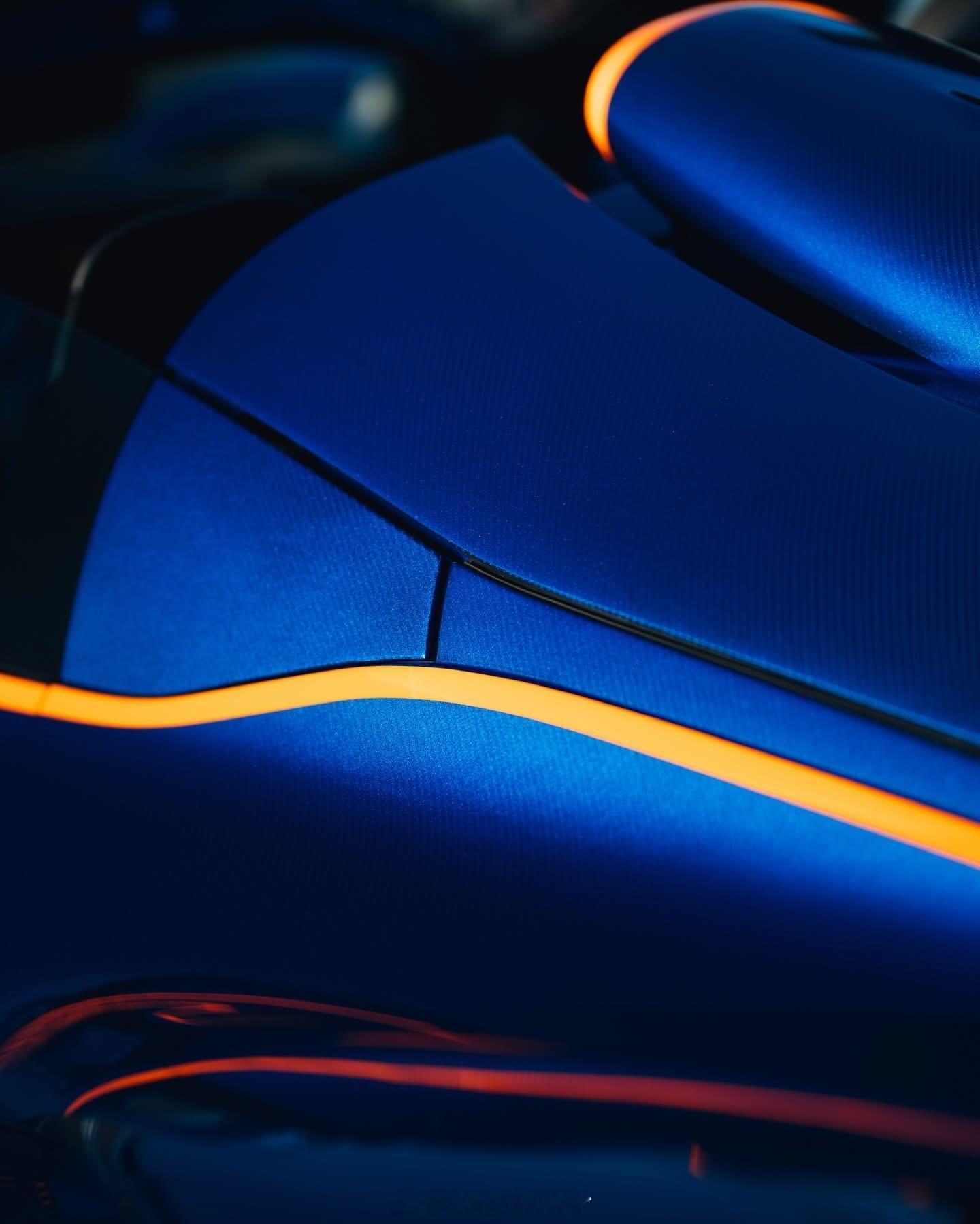 地表最强敞篷跑车之一💙💙蓝色纯碳💙💙阿斯顿马丁ValkyrieSpid