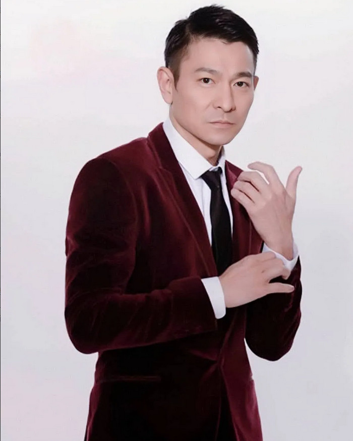 什么是真正的富贵？刘德华或许给出了最贴切的答案。他坚持吃素30年，20