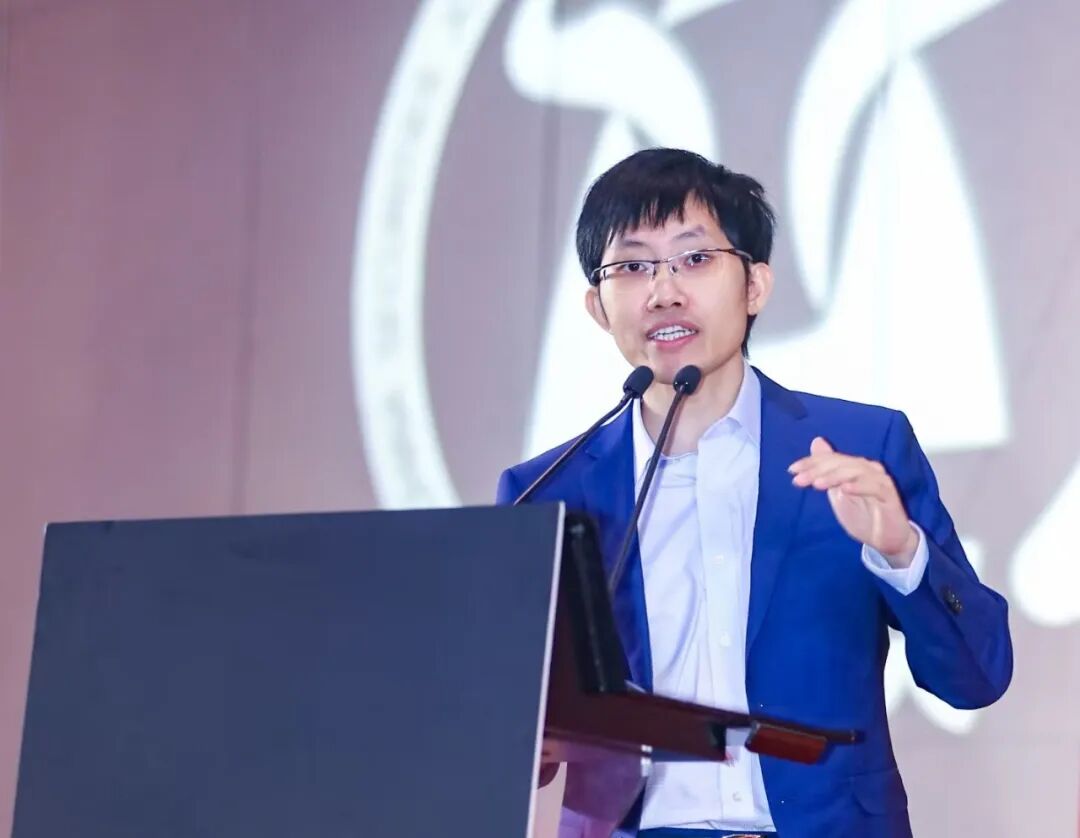 梁文锋打新长鑫科技, 他身家已达2440亿元! 中一签能赚多少钱?