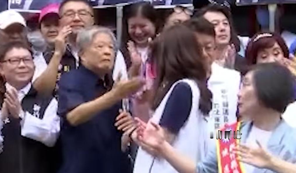 污辱性强，伤害性也大。台湾资深媒体人单厚之发文写道：“郑丽文去年11月就任国民