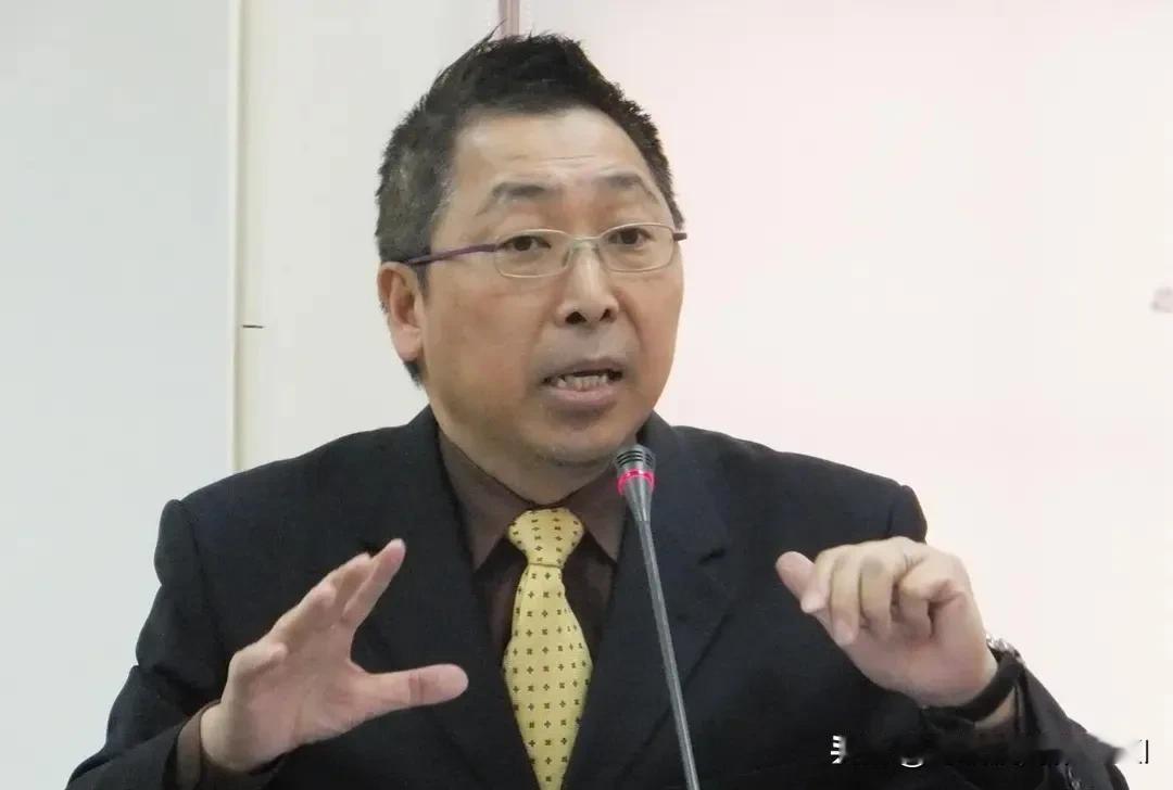 4月27日，台湾名嘴唐湘龙说：不知道台陆委会为什么要处理小舰长吕礼诗？台湾是一个