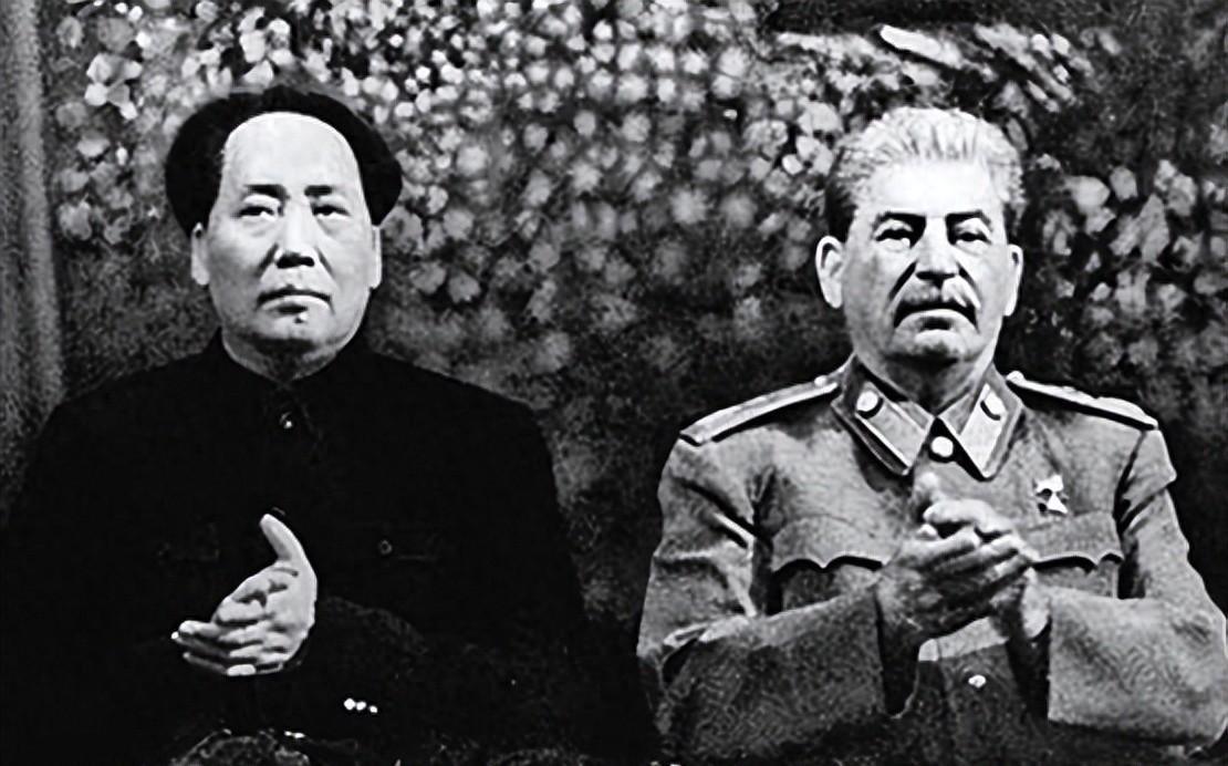 毛主席与斯大林的做法相比，毛主席采取了完全不同的方式，更彰显他的伟大！1949