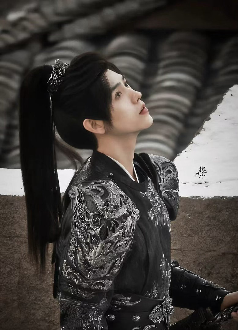 陈飞宇古偶男妲己被陈飞宇惊艳到！清艳又高级，既有清冷感又带魅惑，眼神勾人，完全