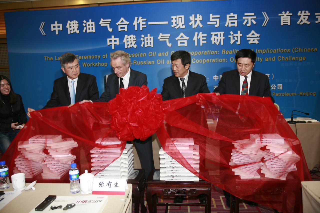 当克里姆林宫发言人佩斯科夫用“史无前例”定义中俄能源合同，这个词背后藏着怎样的合