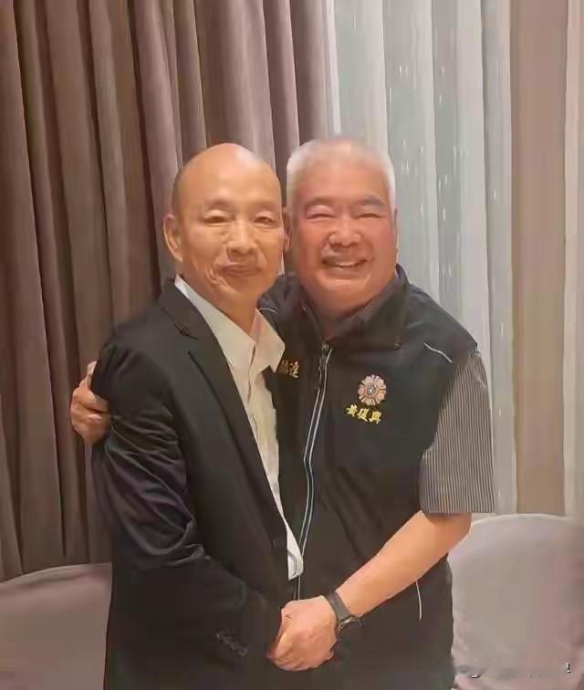 曾经让郑丽文负荆请罪的韩国瑜是多么的不可一世！季麟连稍微批评了一句就引起轩然大波