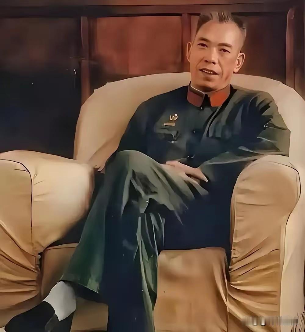1949年5月，四野整编南下，38军军长李天佑升任13兵团第一副司令，按常理，副