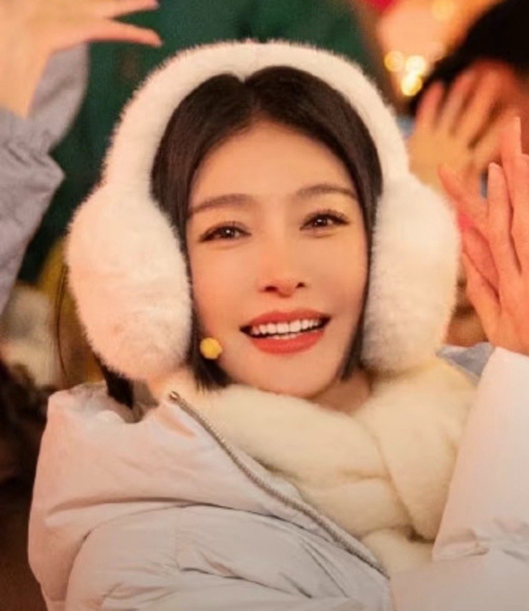 不知道秦岚的身材很曼妙哇塞，美到了！秦岚的第三次彩排～怎么会有人把臃肿的大衣都穿