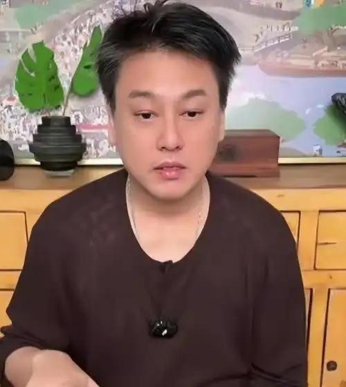 有些组合，活在合约里。有些组合，活在一代人的记忆里。12月8日，朱孝天发布视