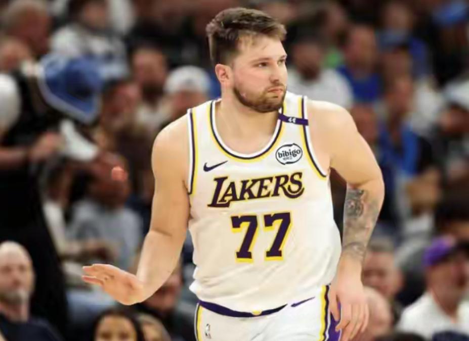 湖人力擒灰熊，又伤一个!东子复出，手感火热，力擒灰熊，喜中有忧，中锋艾顿，因伤