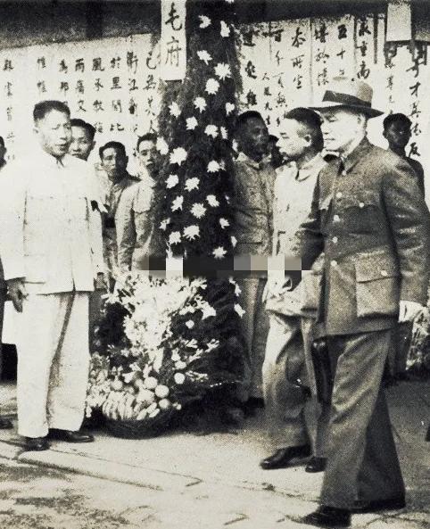 1956年，毛人凤的葬礼现场，这位昔日的保密局局长，权势滔天的红人，他的去世并未