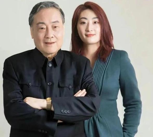 人狠话不多，宗馥莉再次硬刚。宗馥莉从小就是个狠人，在国外读书时面对杜建英等的