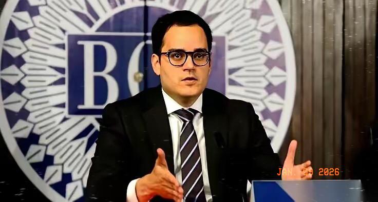 委内瑞拉做了一个大动作。他们把整个国家的经济命脉，直接交到了一个42岁的男人