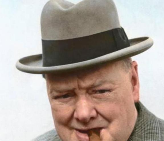 1941年，古巴送给丘吉尔一柜子雪茄，英国政府不放心，拿出47支送到军情五处检查