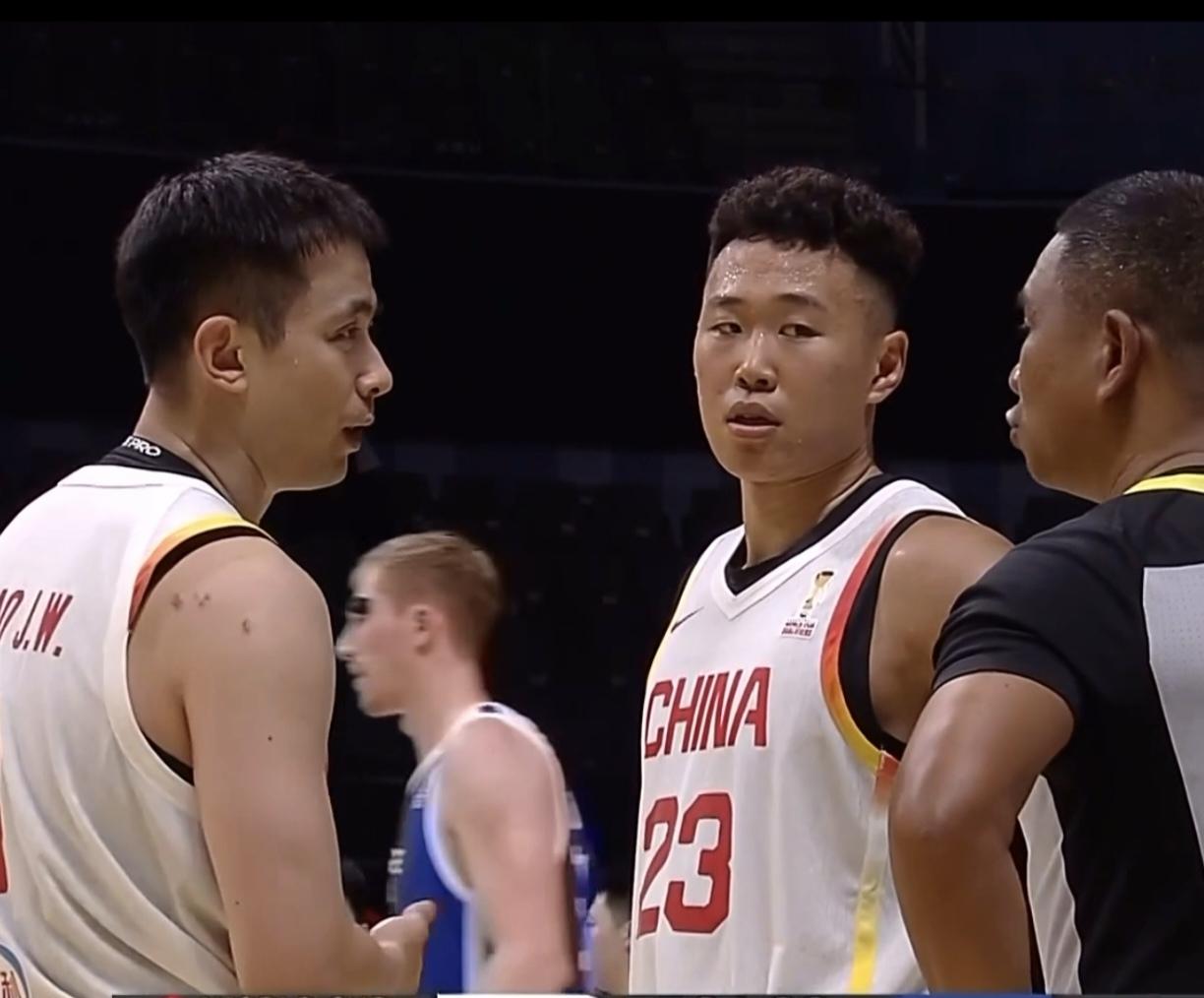 实话实说，这次中国男篮能轻松击败中国台北晋级下一阶段，最该感谢一个人！这个人不是