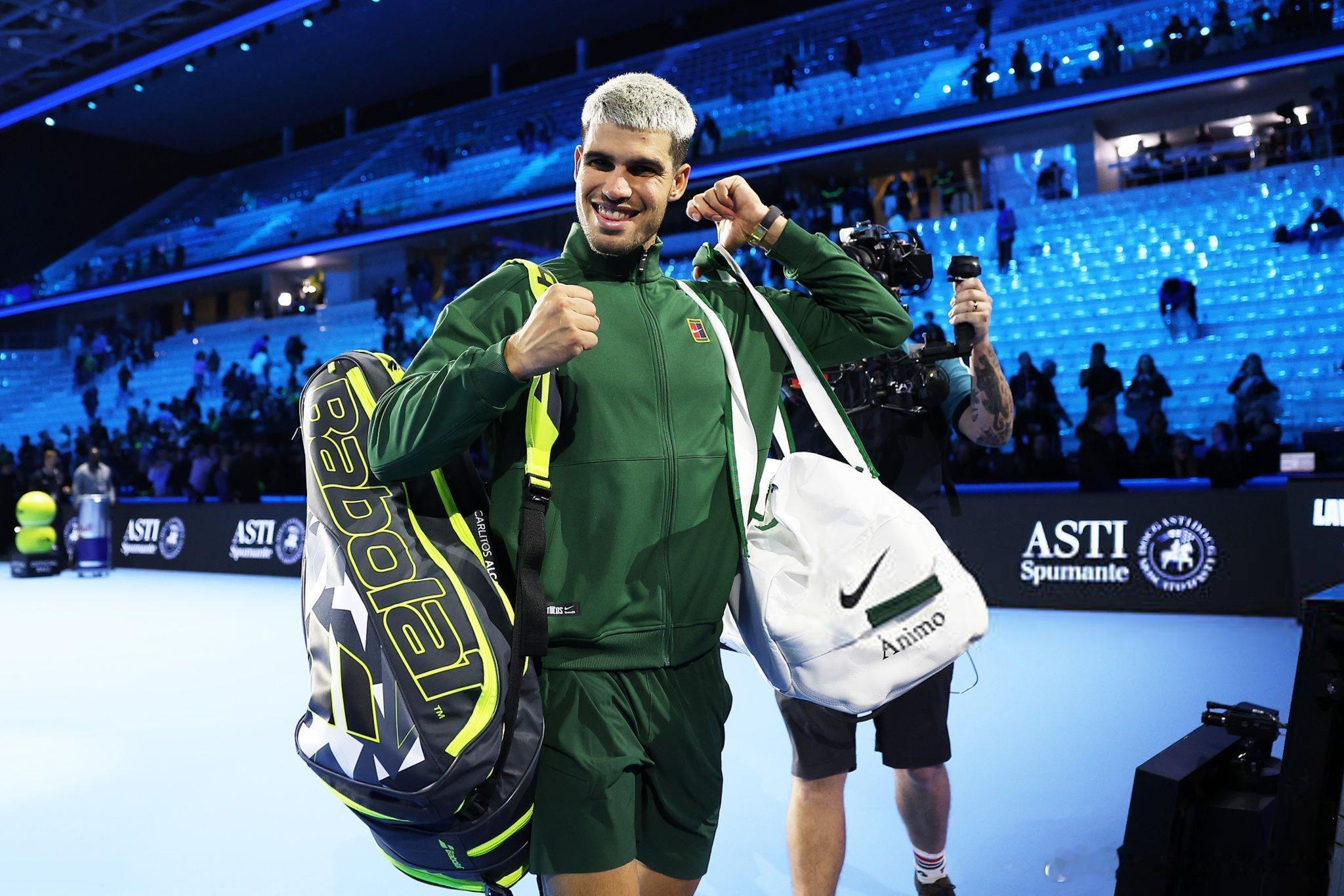 阿卡昨天对阵弗里茨高清大图来袭，要原图的的话点赞之后私信我呀